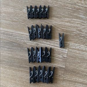 21 mini black clothespins